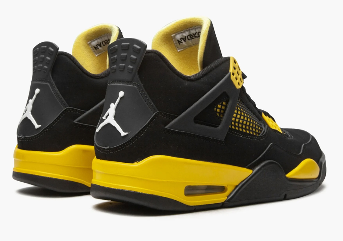 Jordan thunder. Jordan 4 thunder 2025. yellow thunder jordan.