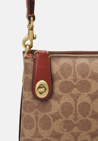 Сумка Coach Coach Signature Коричневая N