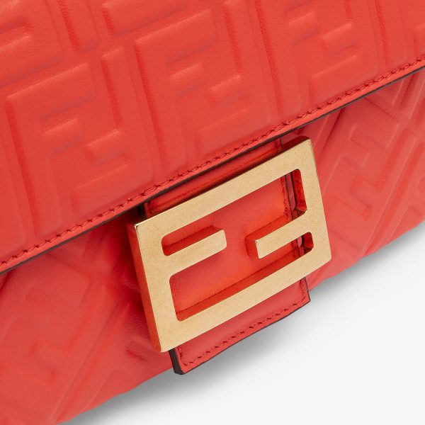 Сумка Fendi Baguette Midi Красная N