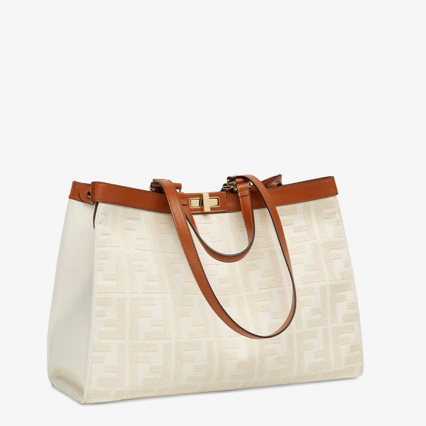 Сумка Fendi Peekaboo X tote Белая N