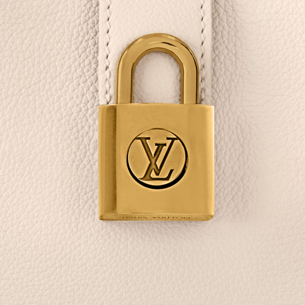 Сумка Louis Vuitton Low Key Shoulder Bag Кремовая N