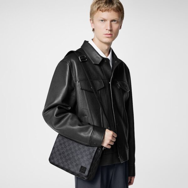 Сумка Louis Vuitton District Pm Темно серая N