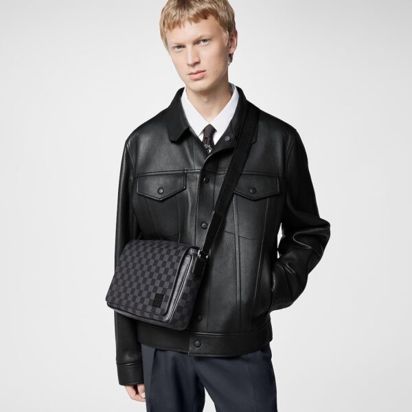 Сумка Louis Vuitton District Pm Темно серая N