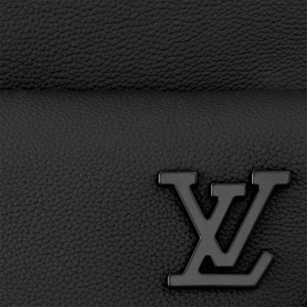 Рюкзак Louis Vuitton Takeoff Черный N