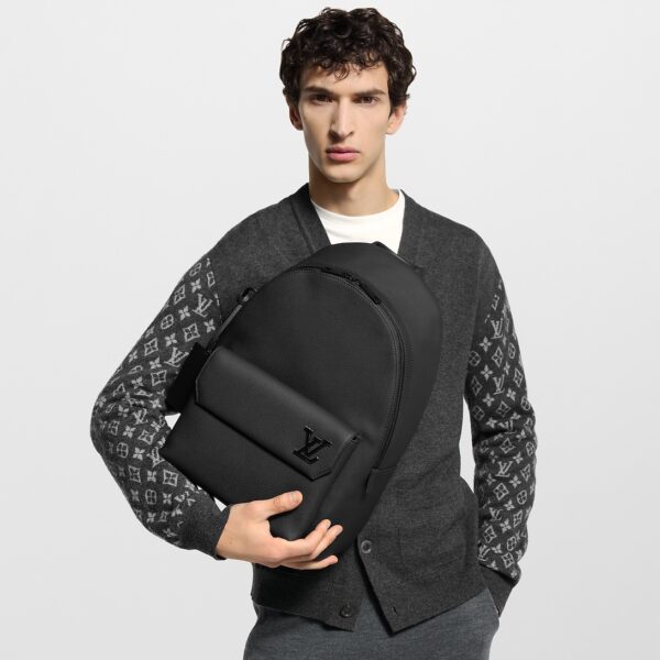 Рюкзак Louis Vuitton Takeoff Черный N