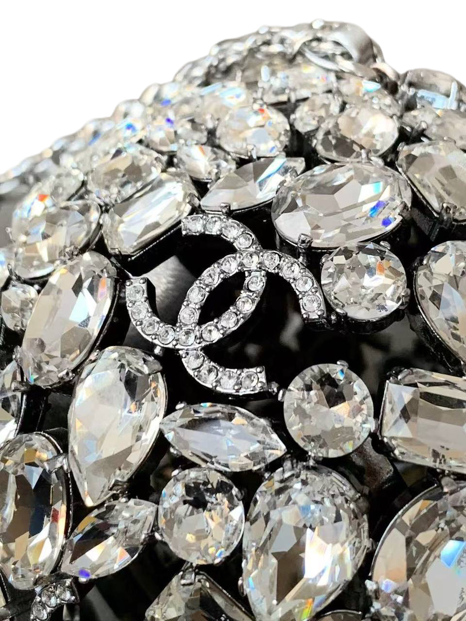 Клатчи Chanel Sphere Minaudiere Серебряный N