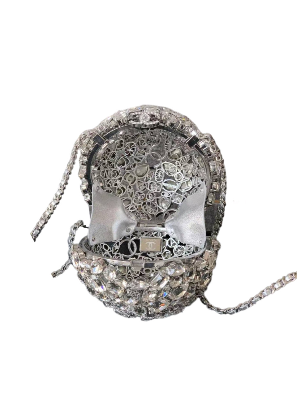 Клатчи Chanel Sphere Minaudiere Серебряный N
