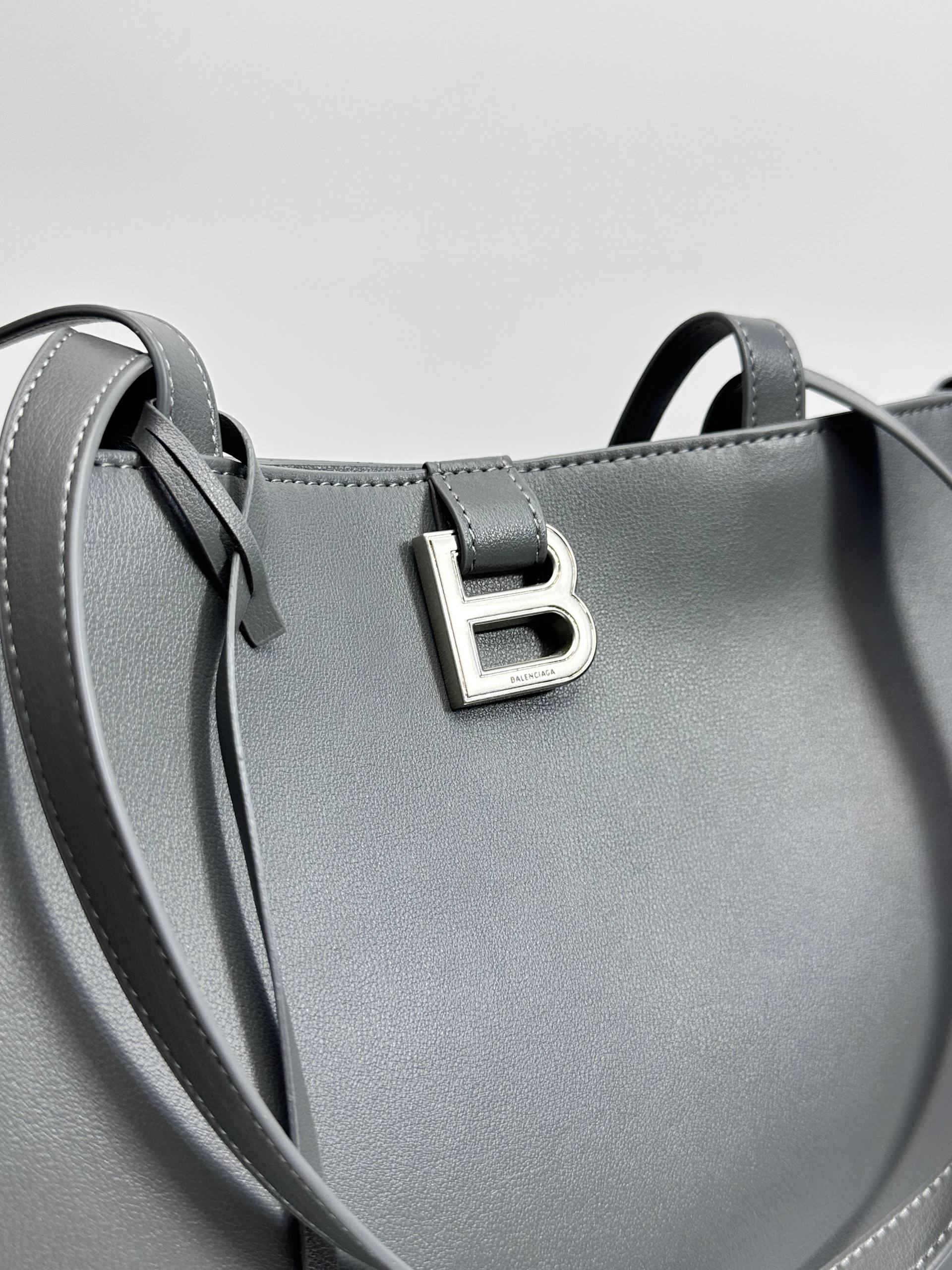Сумка Balenciaga Hourglass Серая N