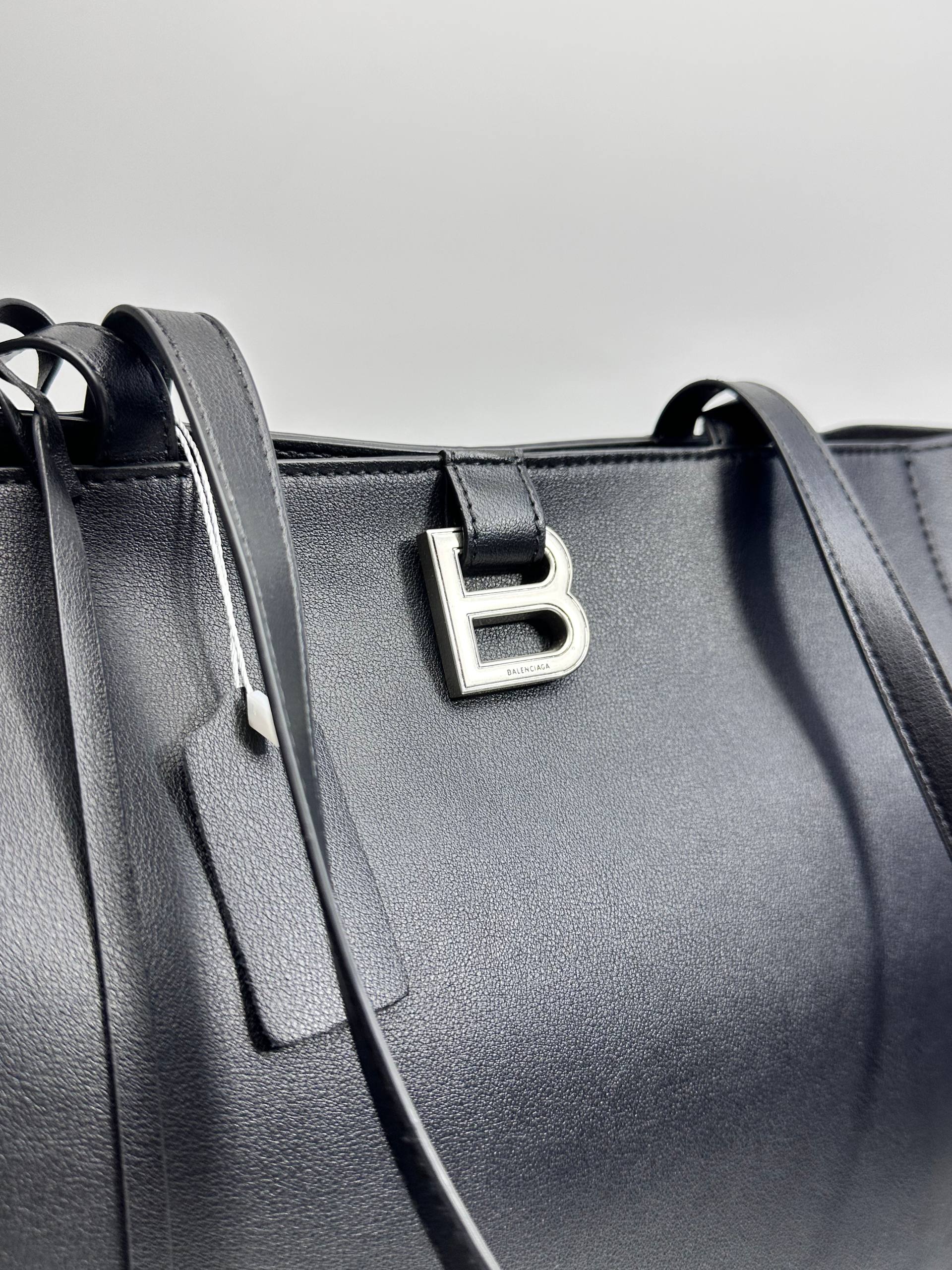 Сумка Balenciaga Hourglass Черная N