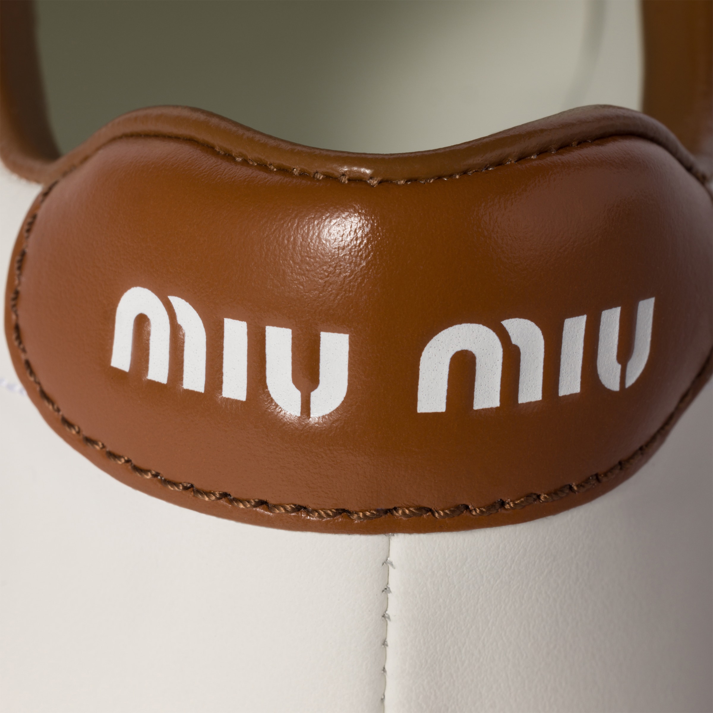 Кроссовки Miu Miu Белые F