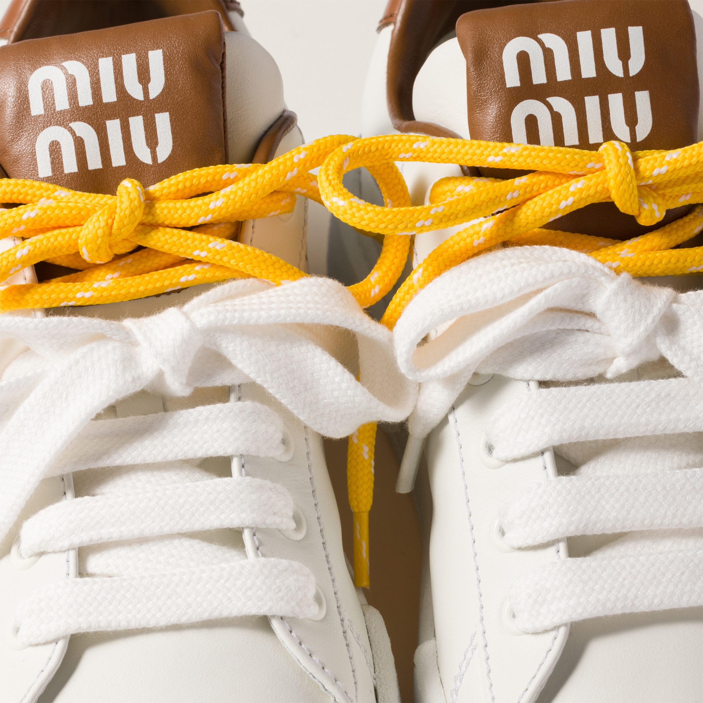 Кроссовки Miu Miu Белые F