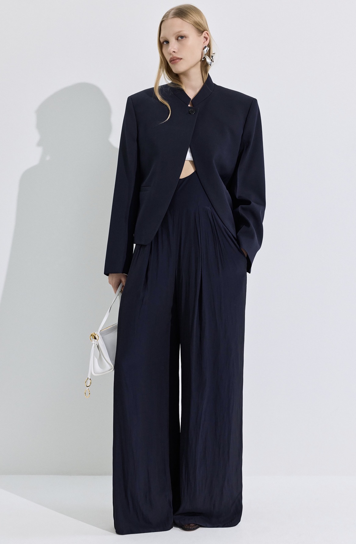 Сумка Alaia Le Click East west Small Белая N