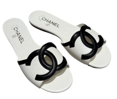 Шлепанцы Chanel Chanel Белые F